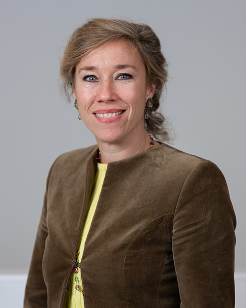 mr. Mariken (M.J.) van Loopik